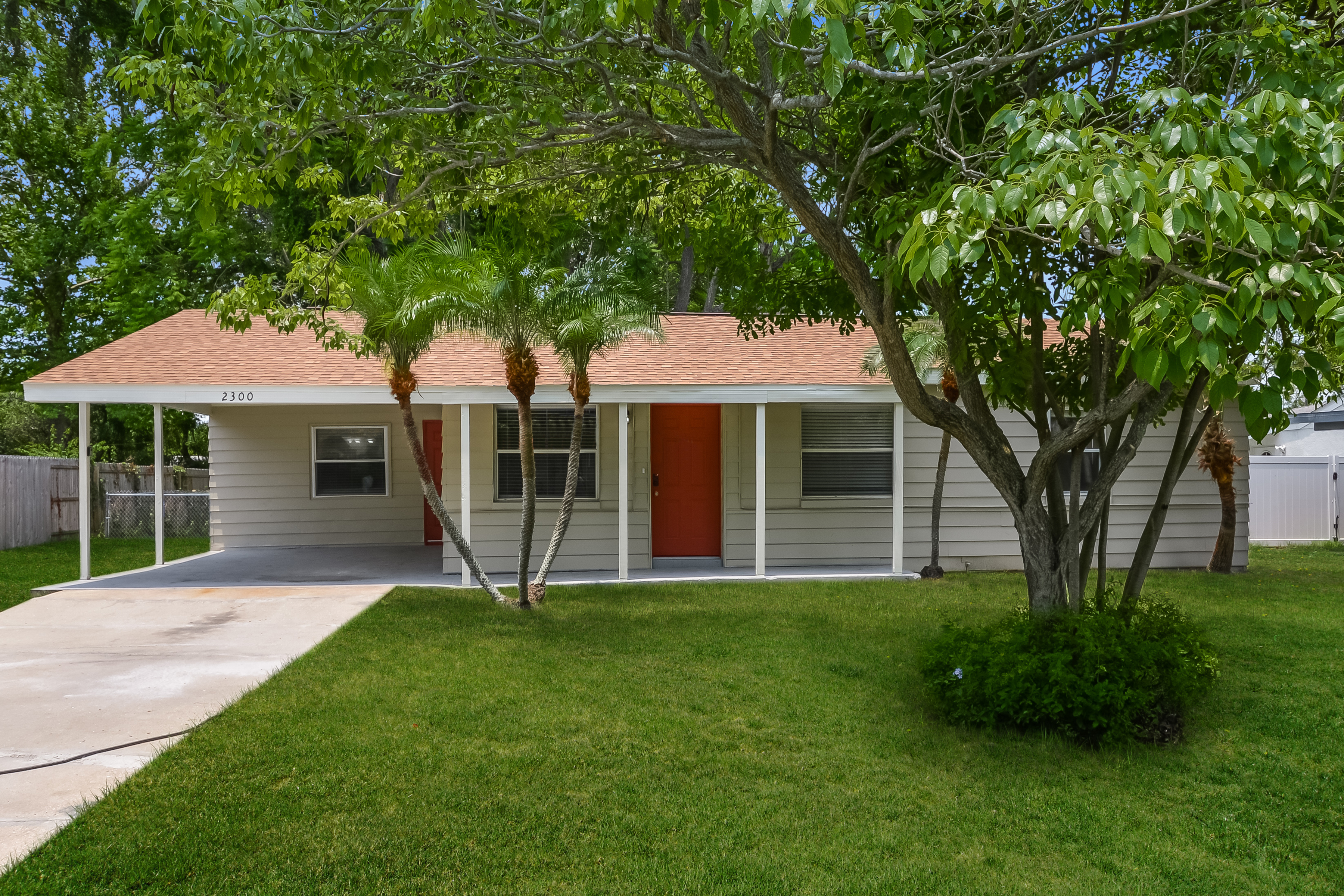 2300 23RD AVE W BRADENTON, FL 34205